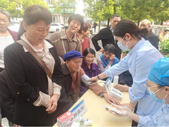 百姓健康系我心，黨員服務(wù)進(jìn)社區(qū)