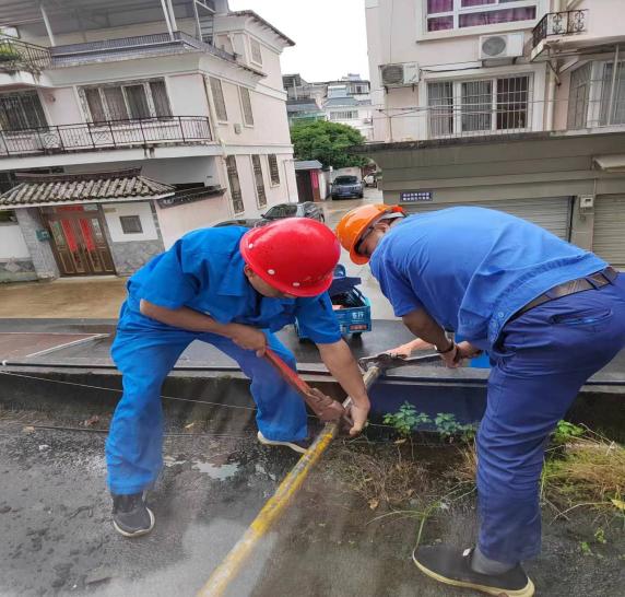 “三落兩?！惫泊偃?xì)夤艿栏脑熘脫Q工作安全平穩(wěn)有序